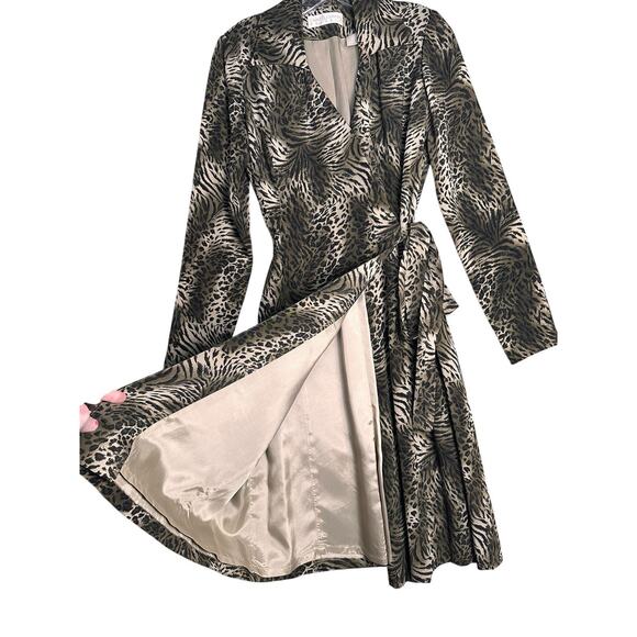 Vtg Dana Buchman 90s Y2K Women's 100% Silk Animal Print Wrap Dress Sz 4 Mob Wife - Picture 15 of 16